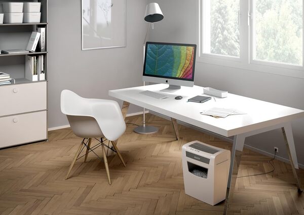 Leitz IQ 80090000 - Destructeur de documents Coupe Croisée - Home Office, Jusqu'à 12-10 feuilles (70-80 grs), Corbeille 23L, Blanc